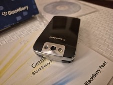 BlackBerry Pearl Flip 8230 Black RARE Vintage Phone w/ CD  MANUAL