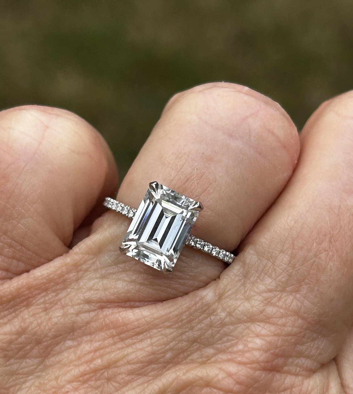 SOLID PLATINUM EMERALD CUT LAB CREATED DIAMOND AN… - image 3