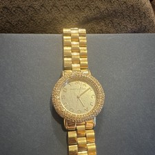 Marc Jacobs Women s Gold Tone Analog Quartz W...