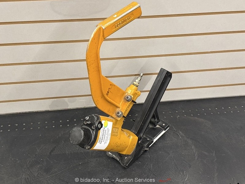 Bostitch BTFP12569 Pneumatic Hardwood Flooring Cleat Nailer bidadoo