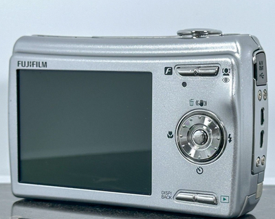 Fujifilm FinePix F100fd Silver Digital Camera 12MP 5x Zoom Tested