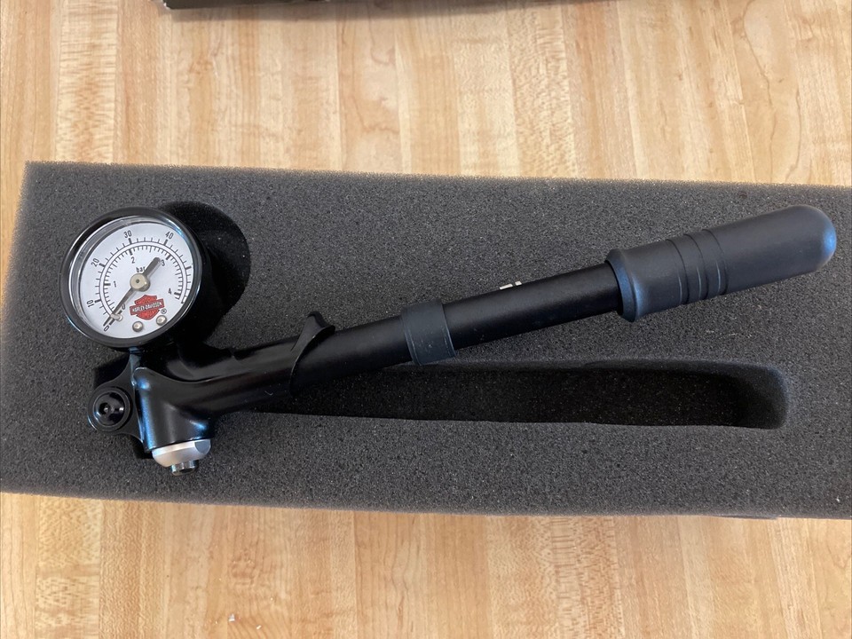 NIB Harley Davidson OEM Air Shock Suspension Pump Touring 5463003A