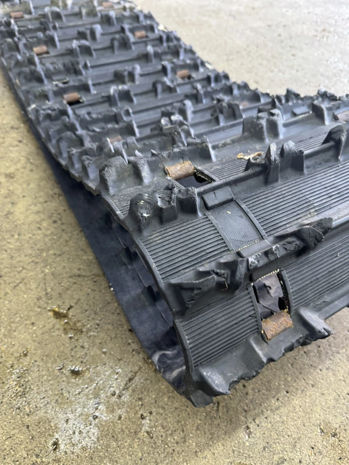 05 06 07 YAMAHA RS RAGE TRACK 9922H 136X15X1.25 136in Skidoo Polaris 2.52 Pitch - Image 2 of 4