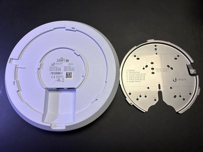 Ubiquiti Networks UAP-XG UniFi Quad-radio High-Density Access Point, Used
