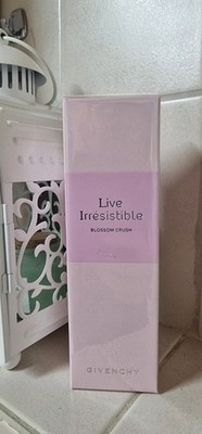 Givenchy Live Irresistible Blossom Crush Eau de Toilette Spray 50ml