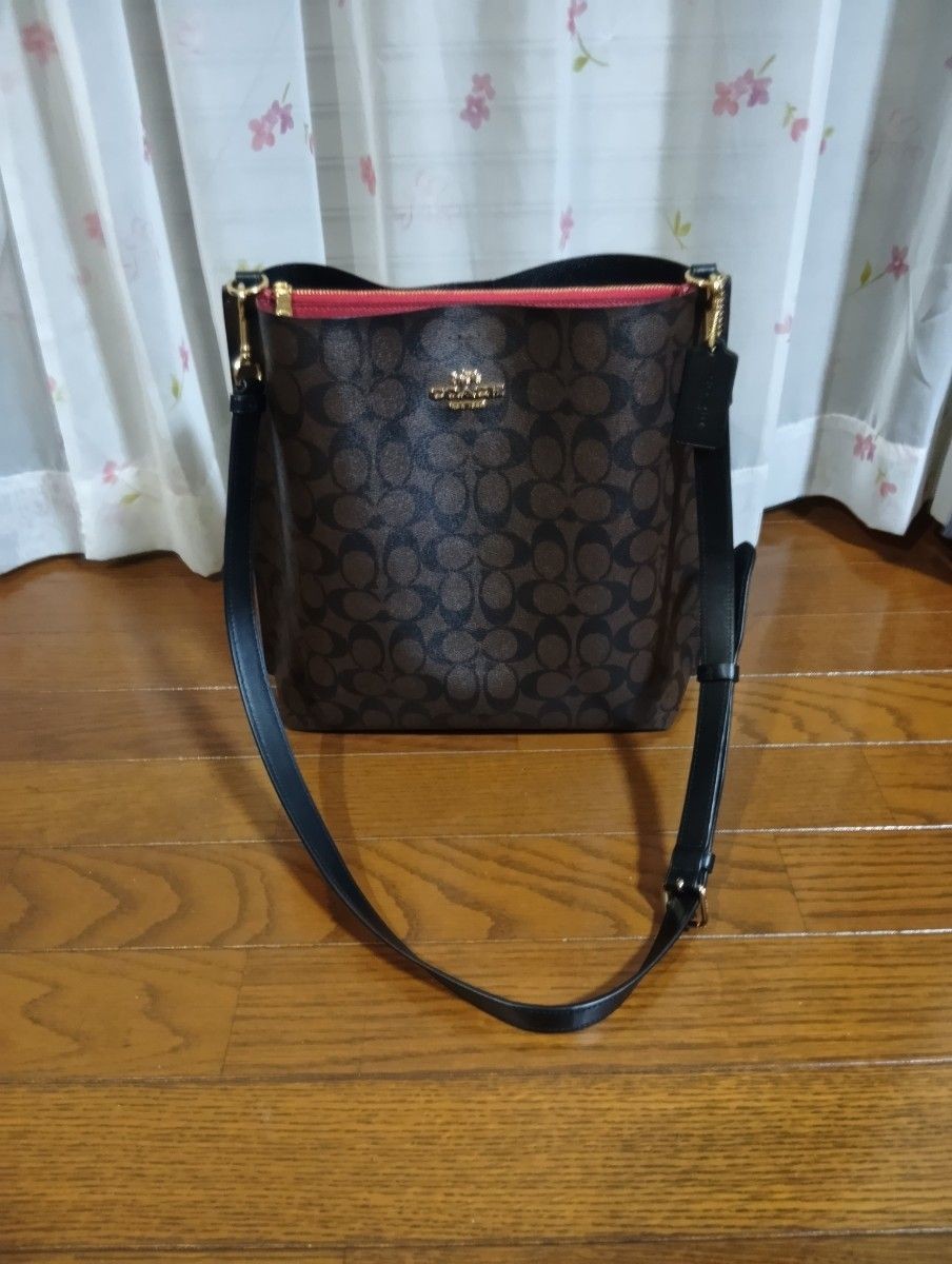COACH brand new unused shoulder bucket bag