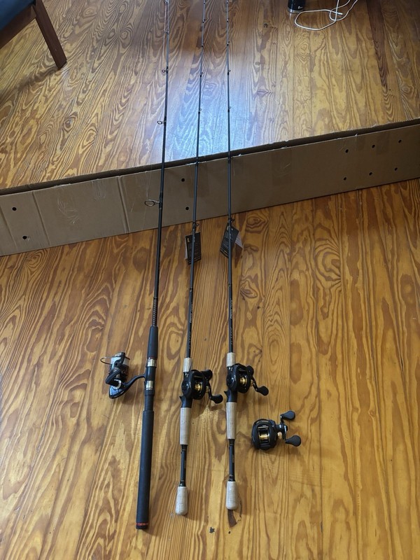 Lot Of 4 6”6 Fishing Rods And Reels Right Hand Retrieve