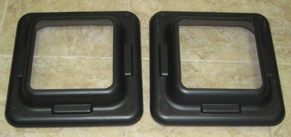 Set aus zwei (2) The Step Aerobic-Plattformen schwarz 15,7" x 15,7" x 4" NUR Riser - Bild 1 von 1