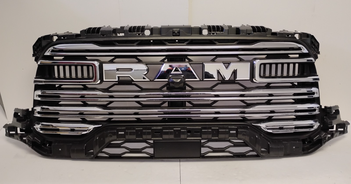 OEM 2025 2026 Ram 2500 3500 Front Center Grille Chrome / Black OEM
