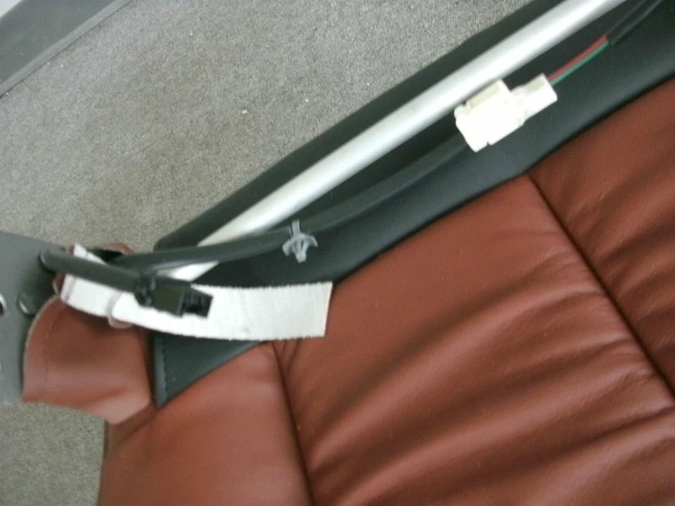 Кожаная подушка в сборе для правого переднего сиденья с подогревом 2006 Infiniti Q45 от оригинального производителя - Изображение 4 из 4