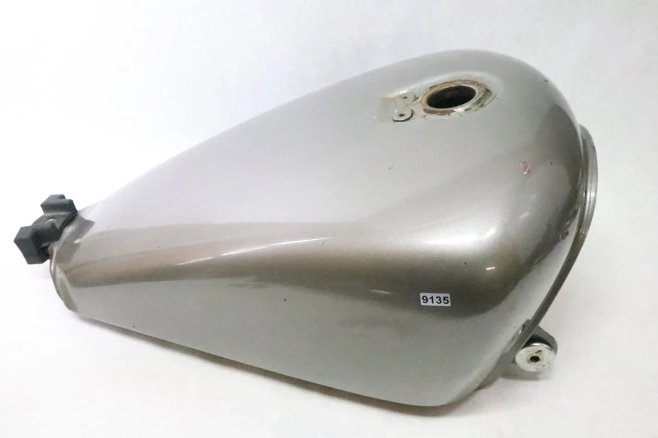 1983 HONDA CX 650 C OEM GAS FUEL TANK  175A1-ME8-000 Foto 2 de 4