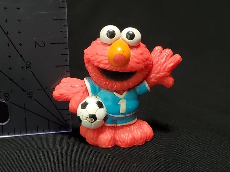 Soccer Elmo - Vintage 2005 Hasbro PBS Jim Henson Sesame Street 2.5