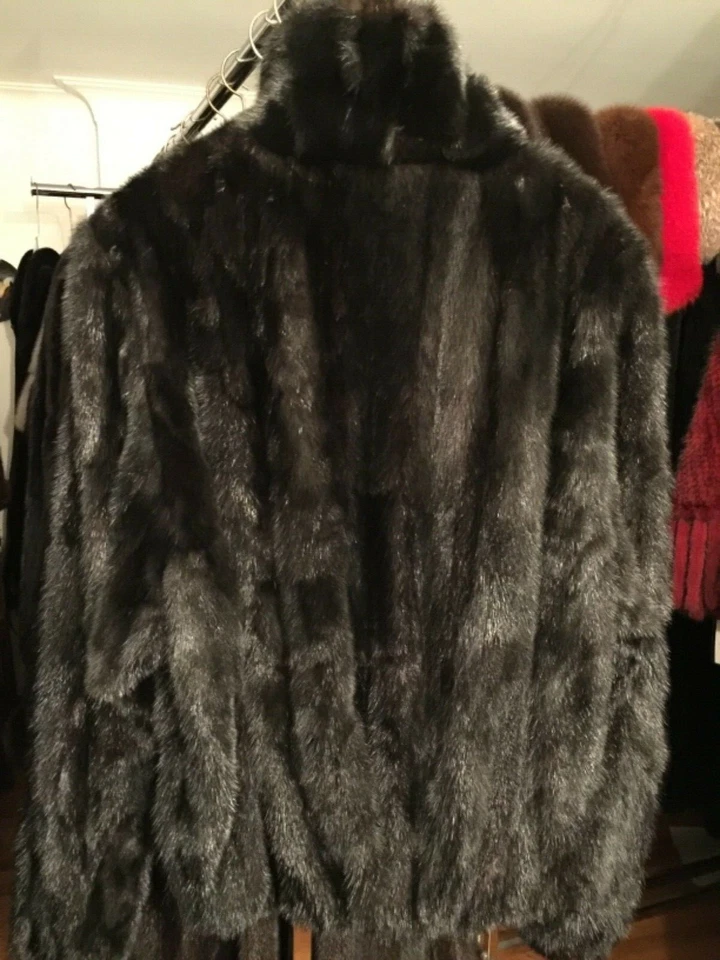 CHICAGO FUR MART OUTLET SIZE L.UNISEX BRAND NEW MINK BOMBER JACKET REG.$6000.00 - Image 3 of 3