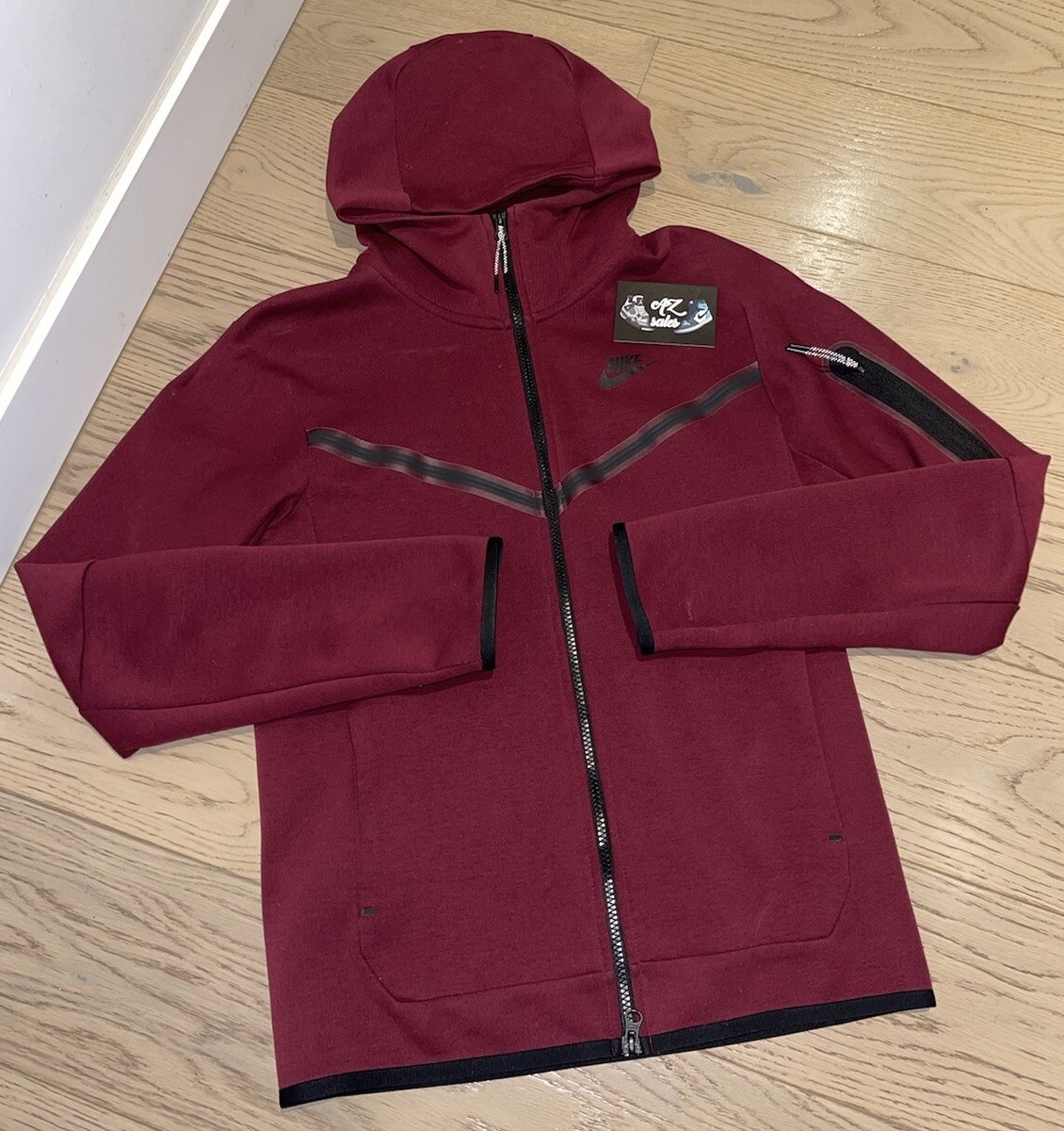 dark beetroot tech fleece