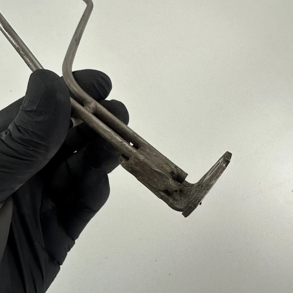 BMW S1000R S1000 R 2016 Radiador enfriador de aceite soporte de montaje pasador pata de alambre Foto 3 de 4