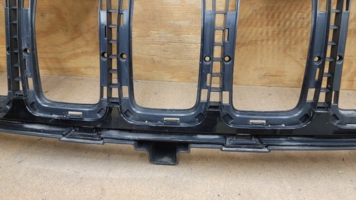 2017 2018 2019 2020 JEEP GRAND CHEROKEE Front Bumper Upper Grille Trim - Picture 7 of 24