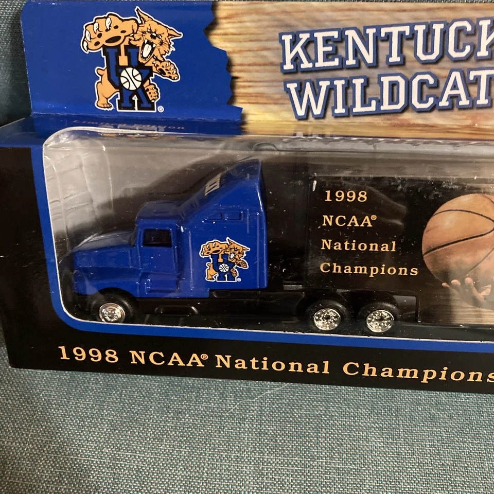 1998 KENTUCKY WILDCATS NCAA НАЦИОНАЛЬНЫЕ ЧЕМПИОНЫ ТРЕЙЛЕР/БЕЛАЯ РОЗА КОЛЛЕКЦИОННЫЕ ПРЕДМЕТЫ - Изображение 2 из 4