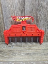 Hot Wheels Super 6 Lane Raceway Electronic Fi...