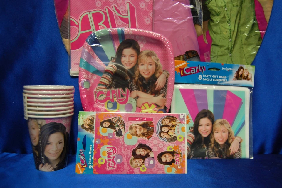 I Carly # 6 Plates  Tablecover Stickers  Cup Loot Bag Foil Balloon - Image 4 of 4