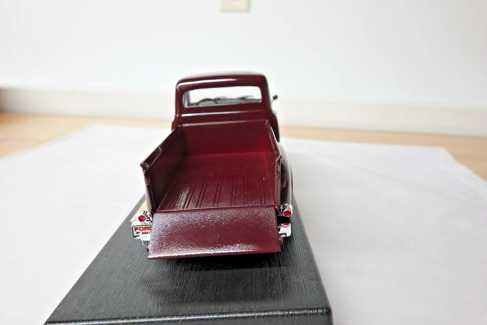 Camioneta Ford F100 1953 Burgandy Yat Ming 92148 colección Road Legends escala 1:18 Foto 3 de 4