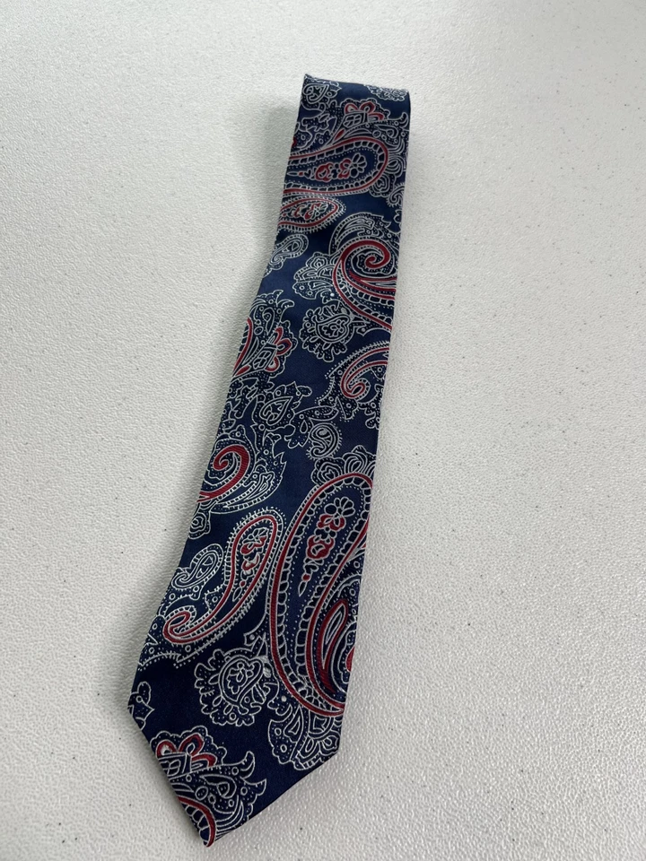 IZOD Blue, Red, Gray Paisley Pattern 100% Silk Tie NWOT - Image 3 of 4
