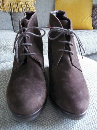 JOHN LEWIS ... " MADRID " BRAUNE WILDLEDER STIEFELETTEN MIT KEILABSATZ GR UK 8 EU 41 - Bild 5 von 9