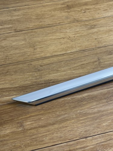 2012-2018 Mercedes-Benz CLS550 Front Right Door Window Belt Molding OEM PH - Picture 7 of 8