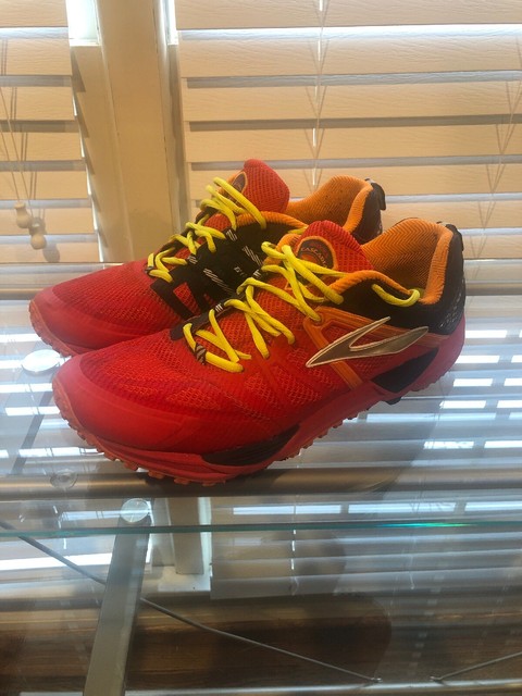 brooks cascadia 10 mens red