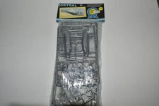*RB* HOBBY CRAFT MISTRAL Plastic Model Kit -BLUE RIBBON 1:72 - NEW(ZYL7)