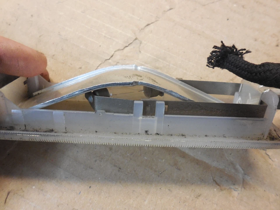 Luz domo interior trasero 80-91 mercedes w126 560sec 420sel 1268200101 Foto 4 de 4