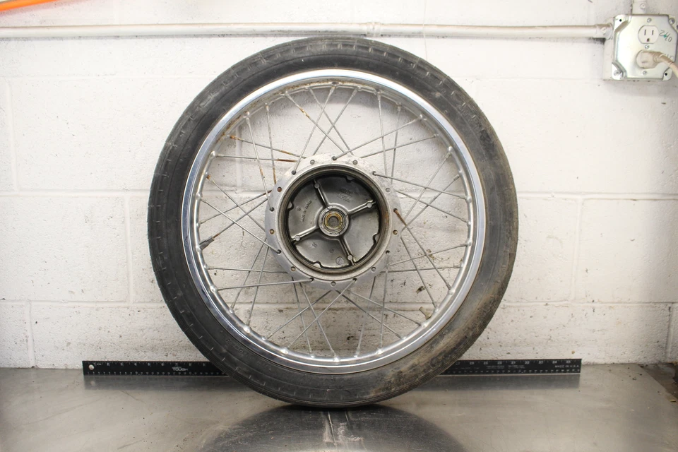 1973 Suzuki GT185 Adventurer FRONT WHEEL RIM (2.75-18) B333 - Image 3 of 4