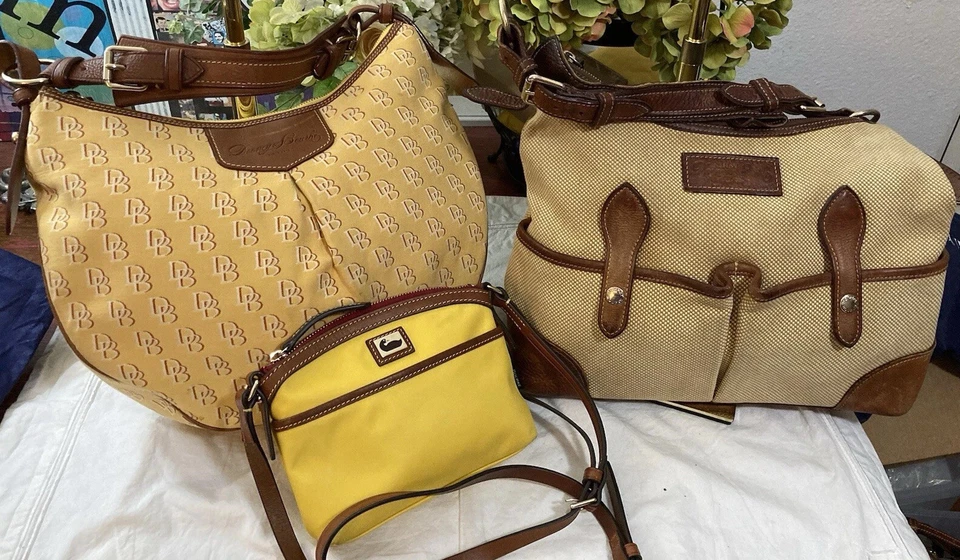 Lote Paquete Dooney Bourke Amarillo Marrón DB Logo Cuero Florentino Hobo Bolso Cartera Foto 2 de 4