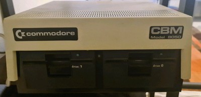  Commodore CBM 8050  Floppy / Disk-Station  