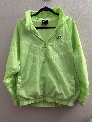 Nike Sportswear Heritage Windrunner 1/2-Zip Hooded Jacket in  ''Key Lime'' color
