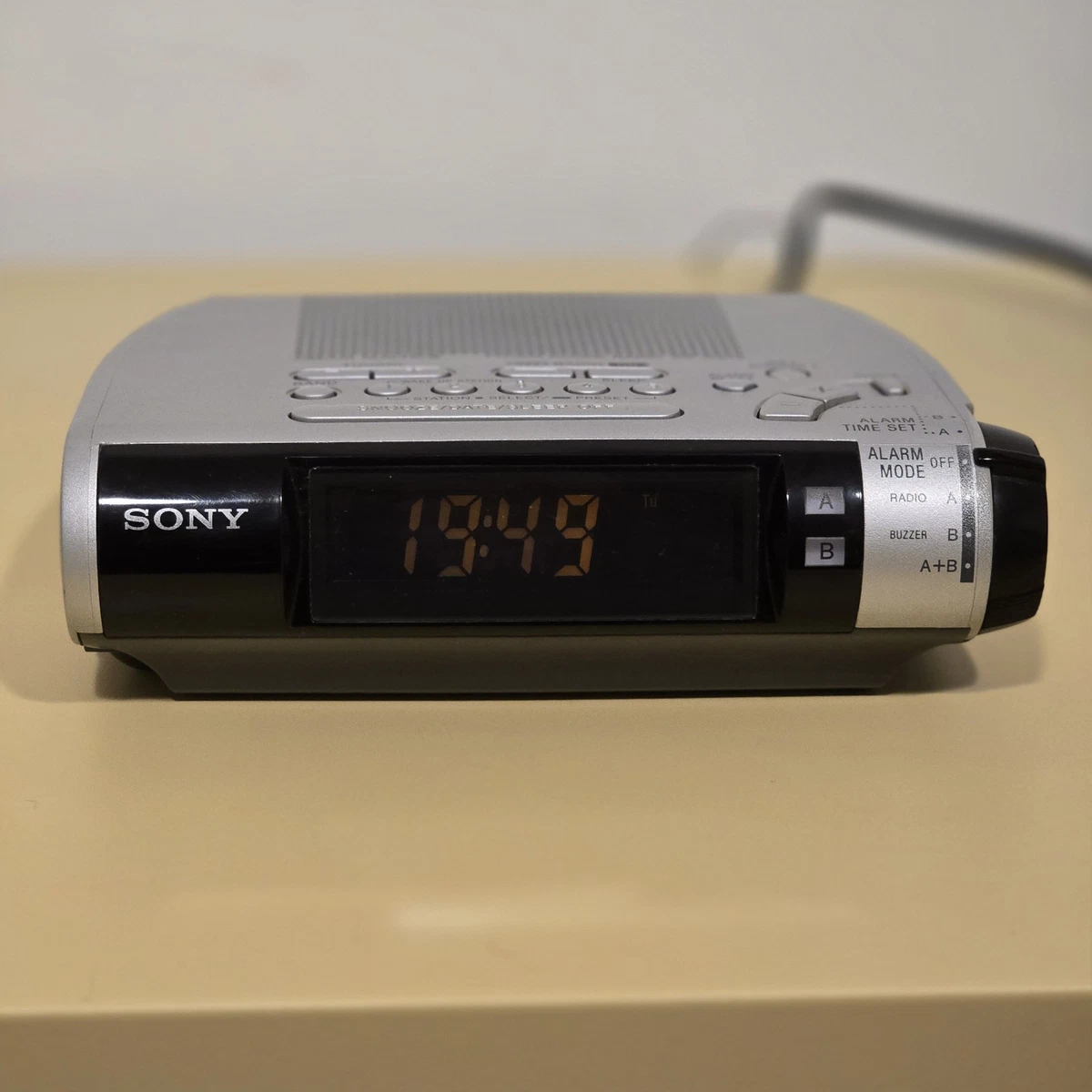 Radio despertador digital Sony Dream Machine ICF-C253 AM/FM doble despertador vintage