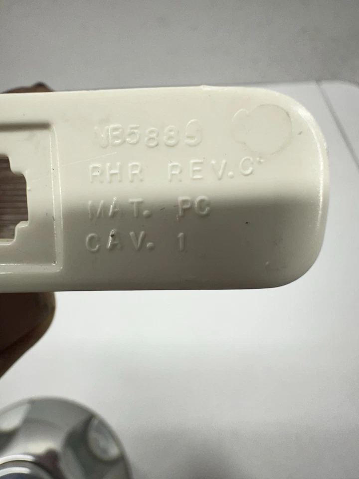 Luz de cortesía para puerta interior derecha Buick LeSabre 2000-2005 S8 Foto 4 de 4