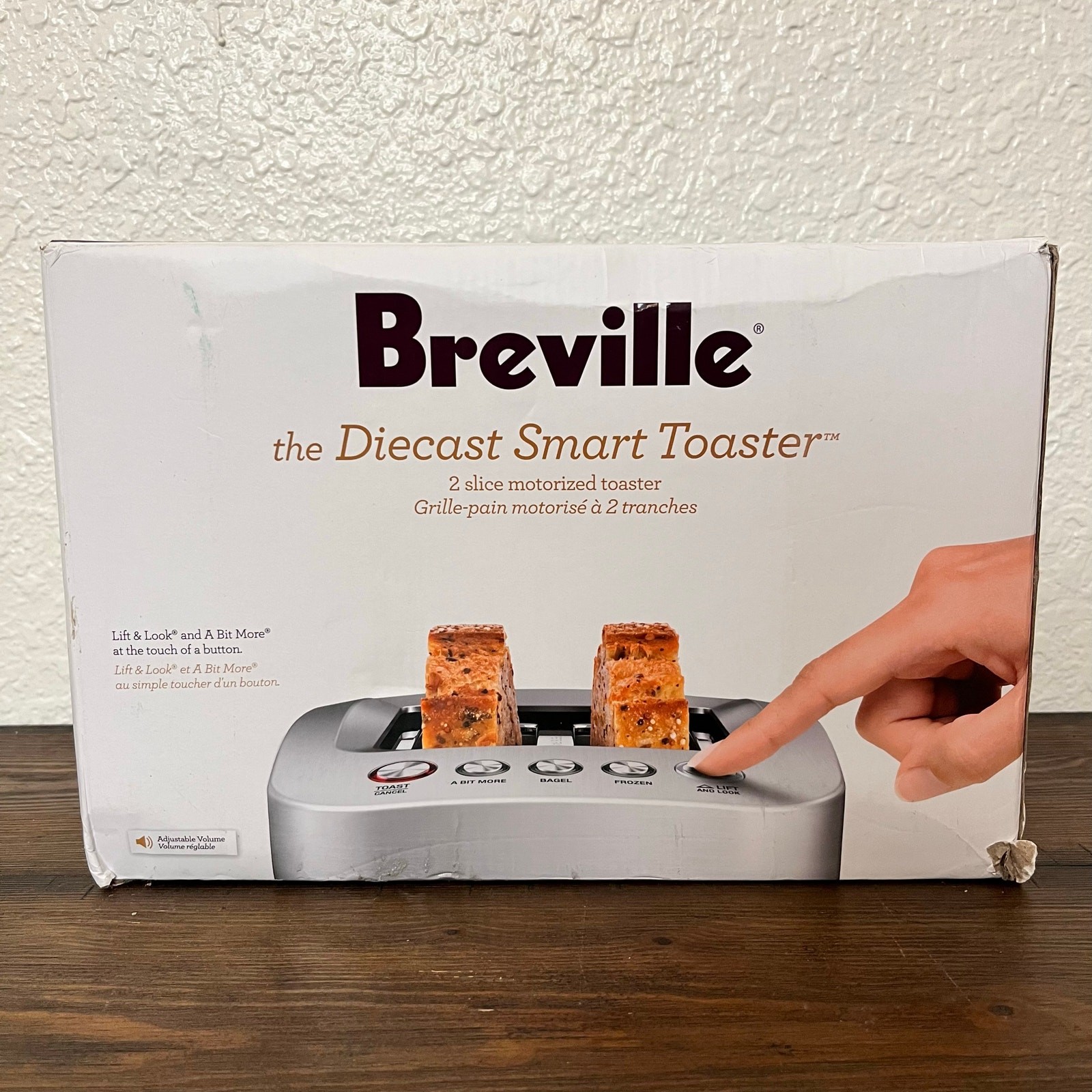 Breville Die-Cast 2-Slice Smart Toaster BTA820XL Stainless Steel 900W Open Box