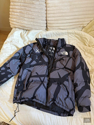 The North Face x KAWS Men s L Gray/Black Down Puffer Jacket Full Zip Pockets