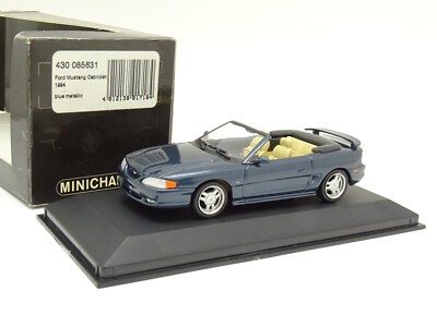 ミニカー MINICHAMPSAstonMartinDB9 Convertible2004 s-l400.jpg