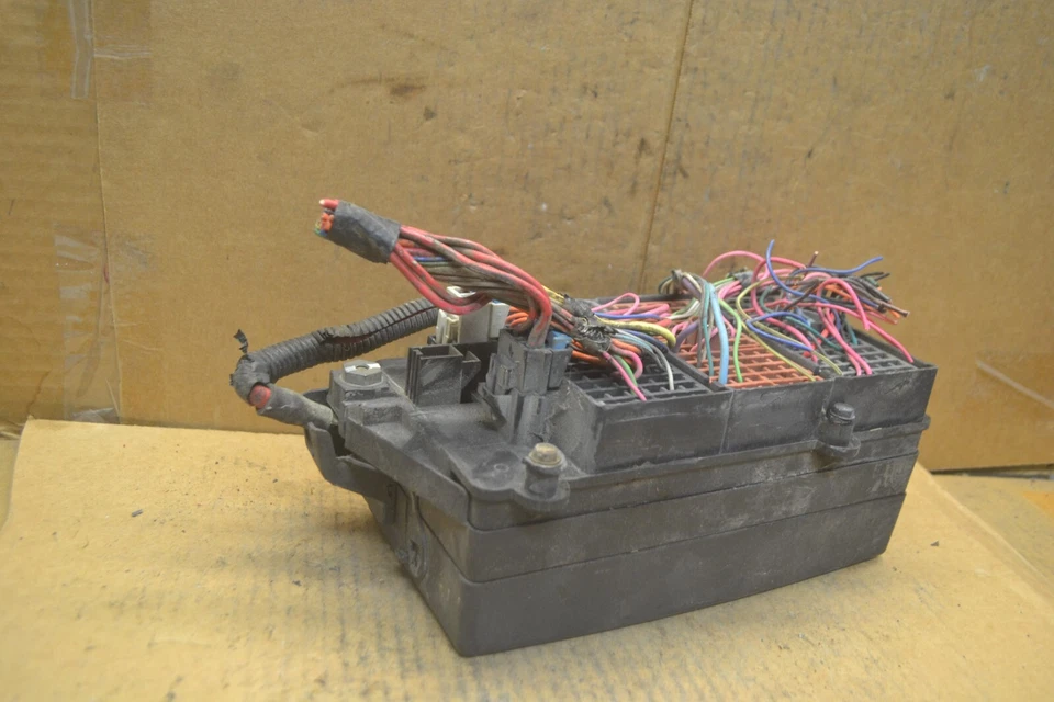 Оригинальный соединительный модуль коробки предохранителей 2000-2002 Saturn SL1 21025036 548-24A2 - Изображение 4 из 4