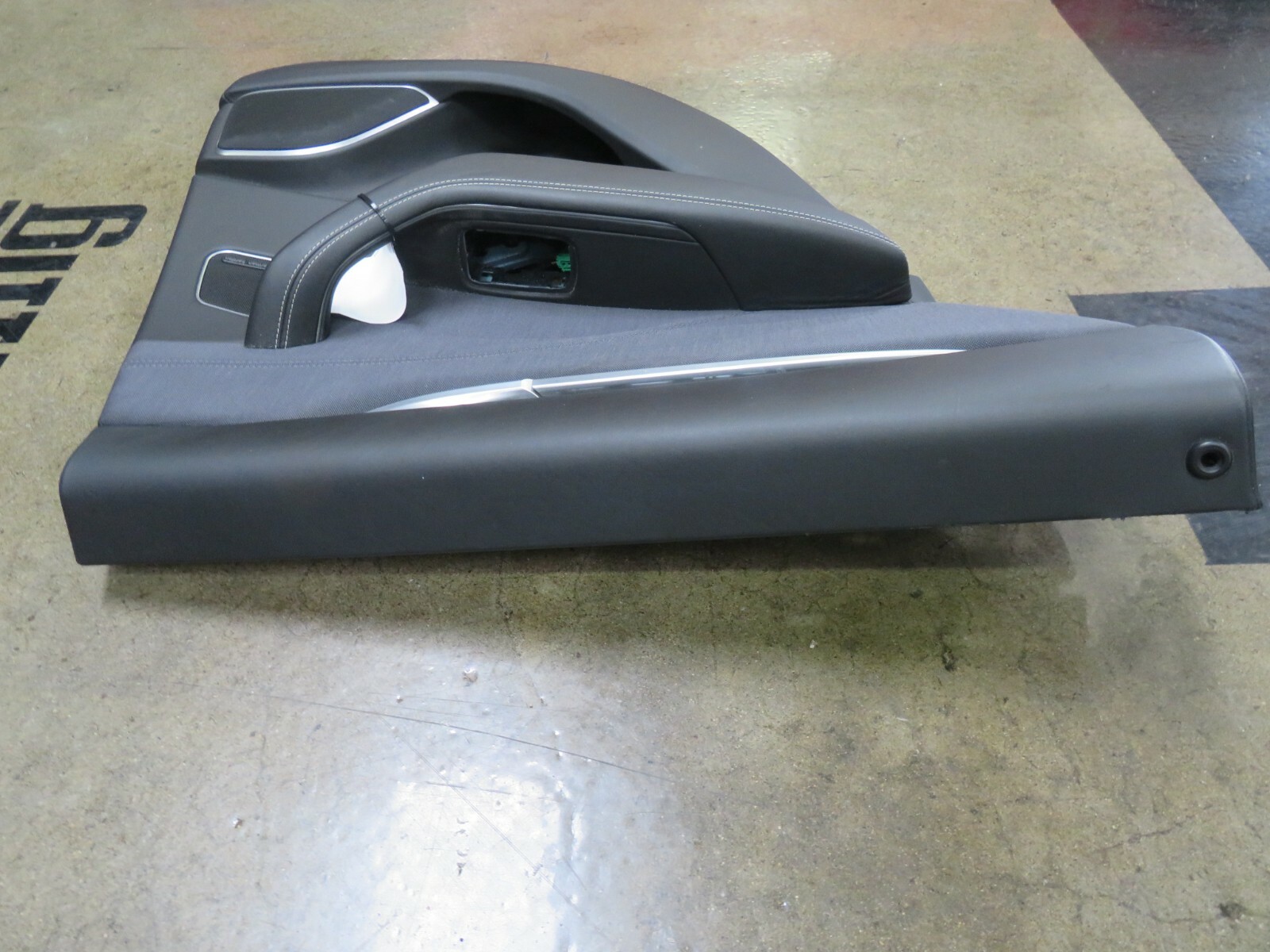 Maserati Levante, LH, Rear Door Trim Panel, Cloth/Leather, Used, P/N 670097768