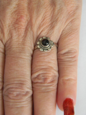Feiner zierlicher runder Ring 925 Sterlingsilber 5 mm schwarzer Onyx Blume Größe 6