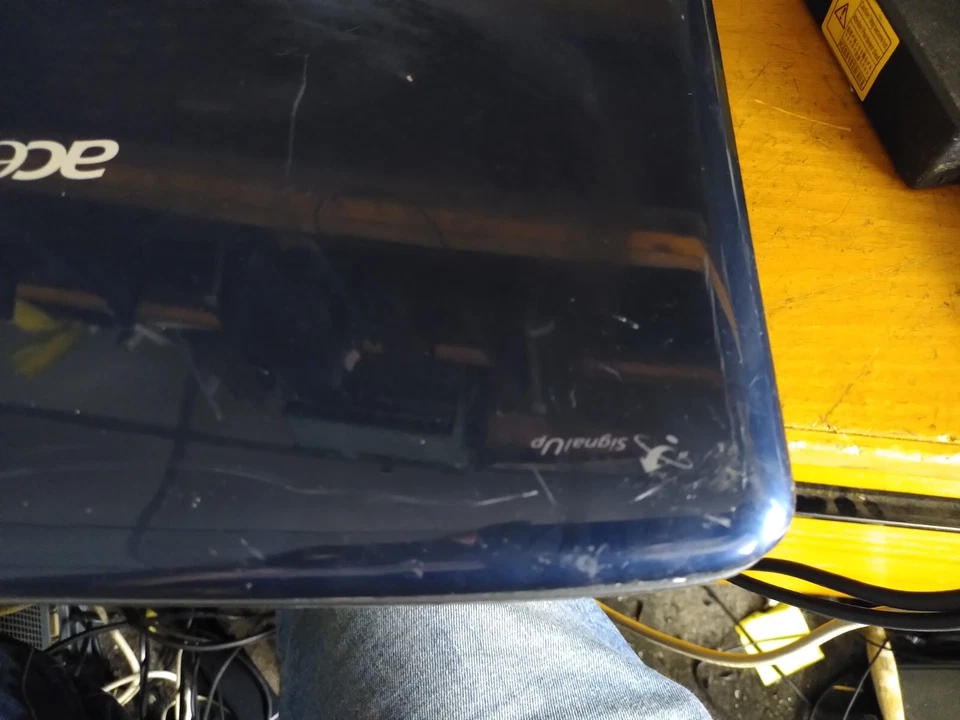 Acer Aspire 5535 Laptop Unsure specs won't power up (871) - Image 4 of 4