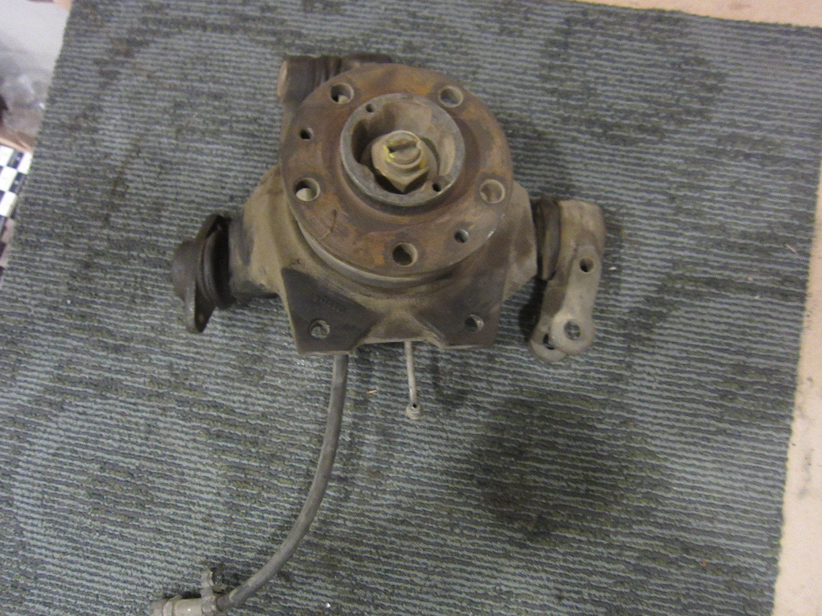 Ferrari 348 - RH Front Steering Knuckle With Wheel Bearing - P/N 145260
