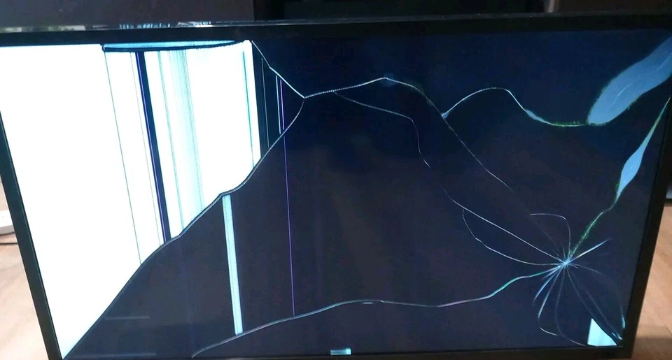 Samsung UE32T5300CK 32" 1080p LED Smart TV - Image 4 of 4