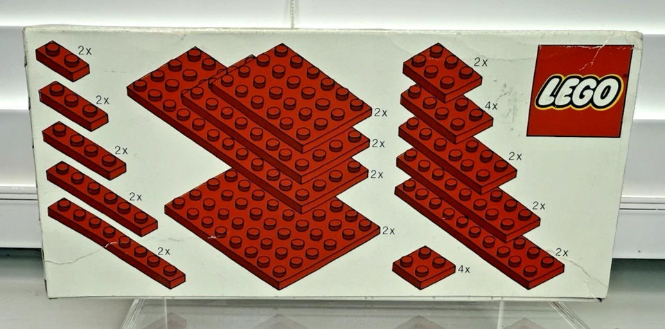 MISB VINTAGE 1980 LEGO RED BLOCKS SET 820 NEVER OPENED (E) - Image 2 of 4