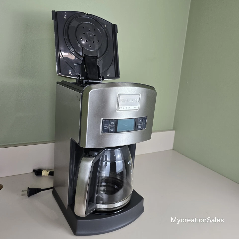 Frigidaire Professional 12 Cup Stainless Steel Coffee Maker FPDC12D7MS  - Image 4 of 4