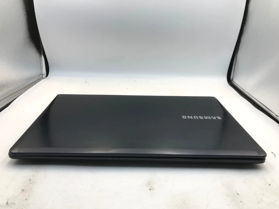 Samsung 470R Intel Core i7-3537U 2.0GHz 15" Laptop - BROKEN HINGE/BAD KB -MZ - Image 2 of 4