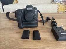 Canon EOS 6D Mark II 26.2 MP Full Frame DSLR Camera : Mint condition