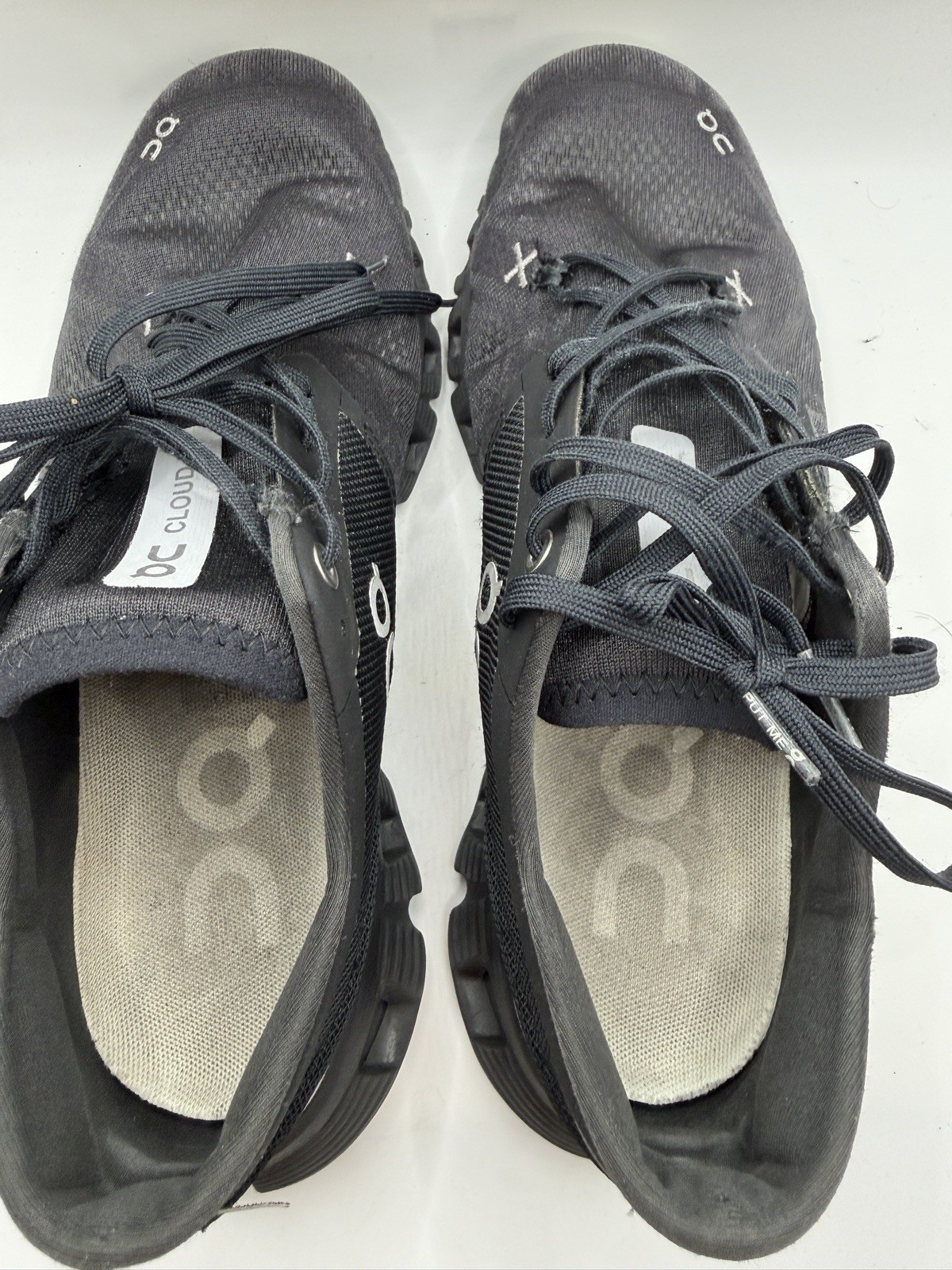 ON CLOUD RUNNING MAN - image 8